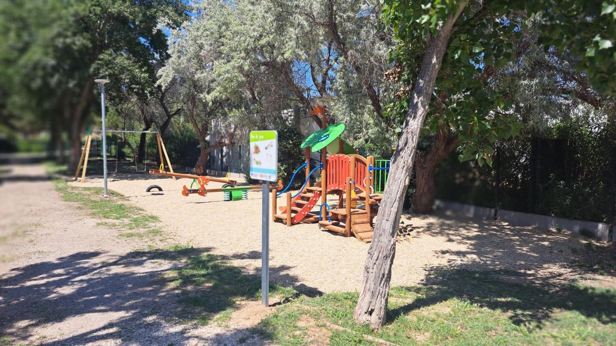 Mobile Home Climatise 3 Chambres A Narbonne Plage المظهر الخارجي الصورة
